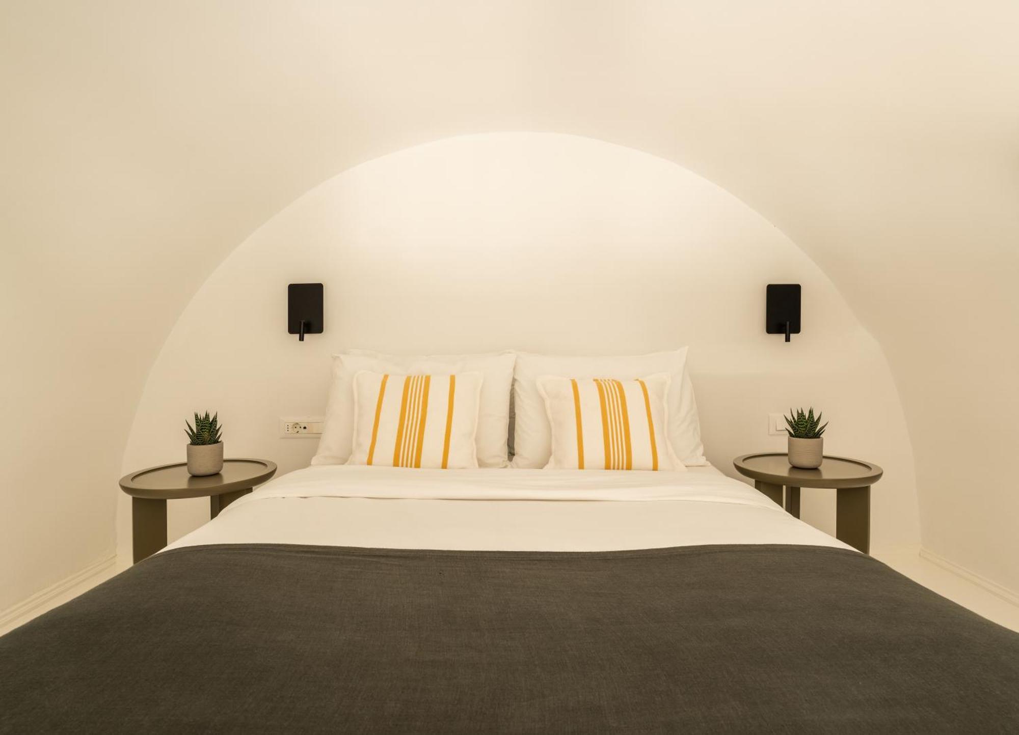 Rocabella Santorini & Hotel 4*