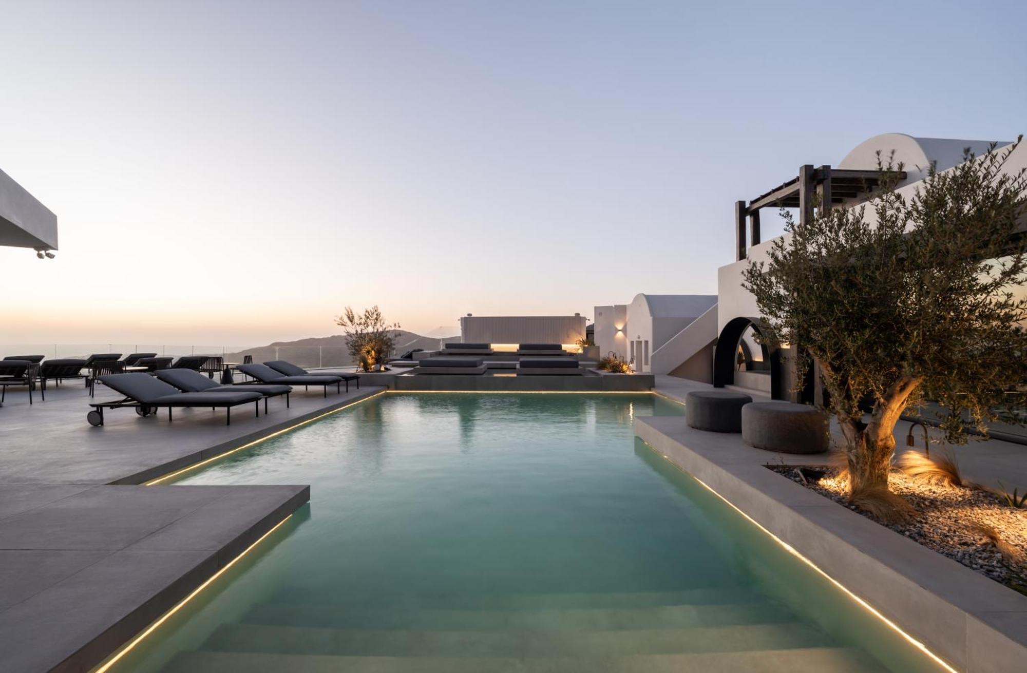 Rocabella Santorini &