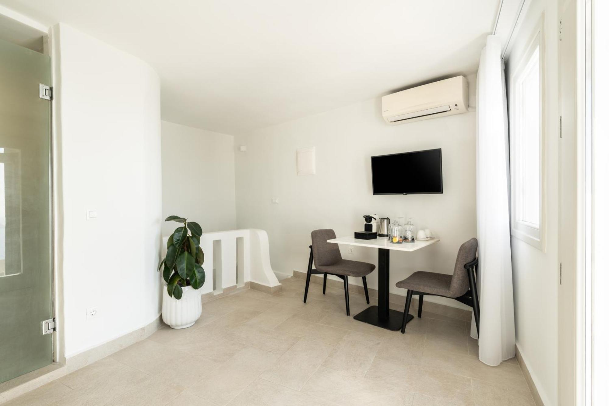 Rocabella Santorini & 4* Imerovígli