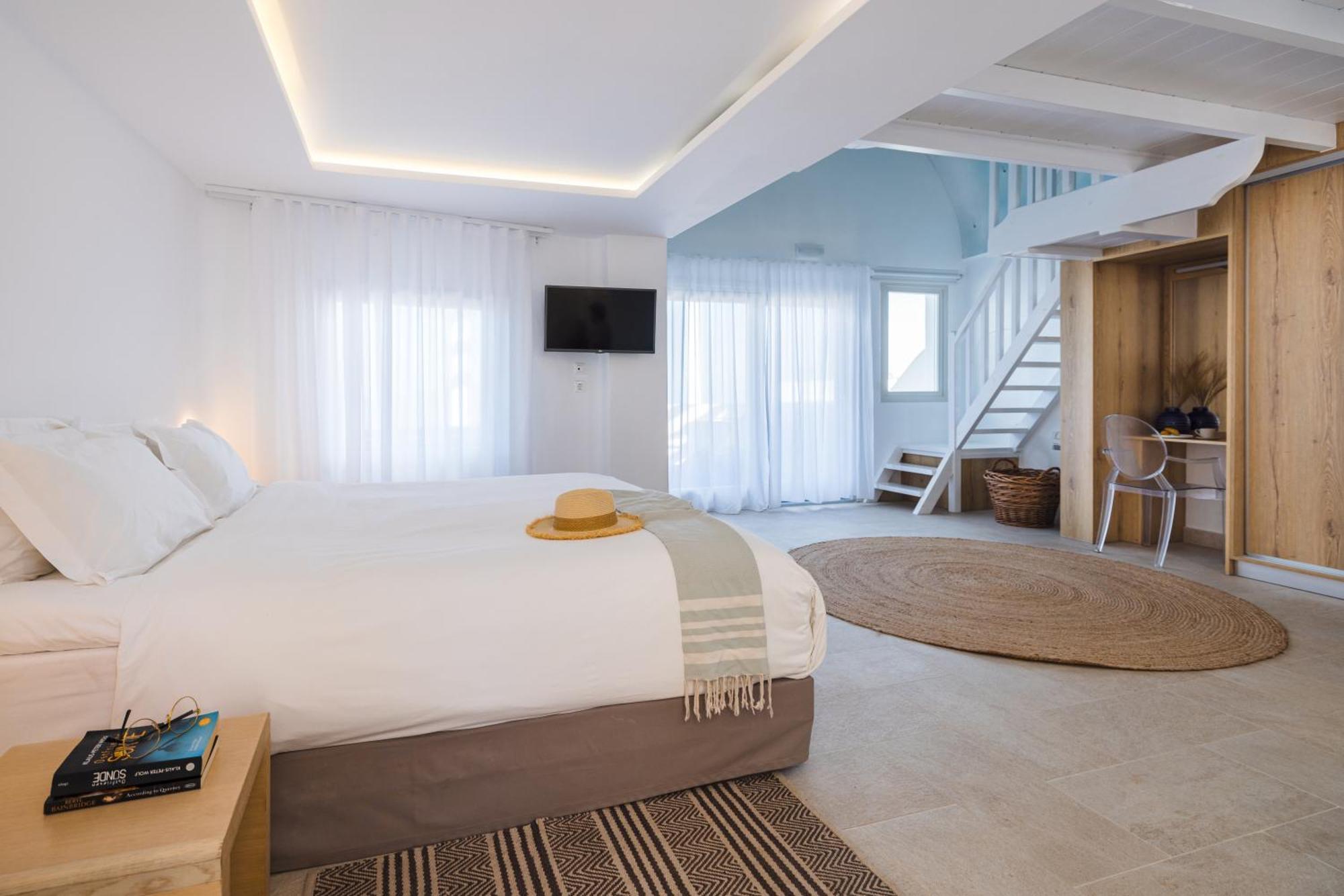 Rocabella Santorini & Hotel Imerovígli