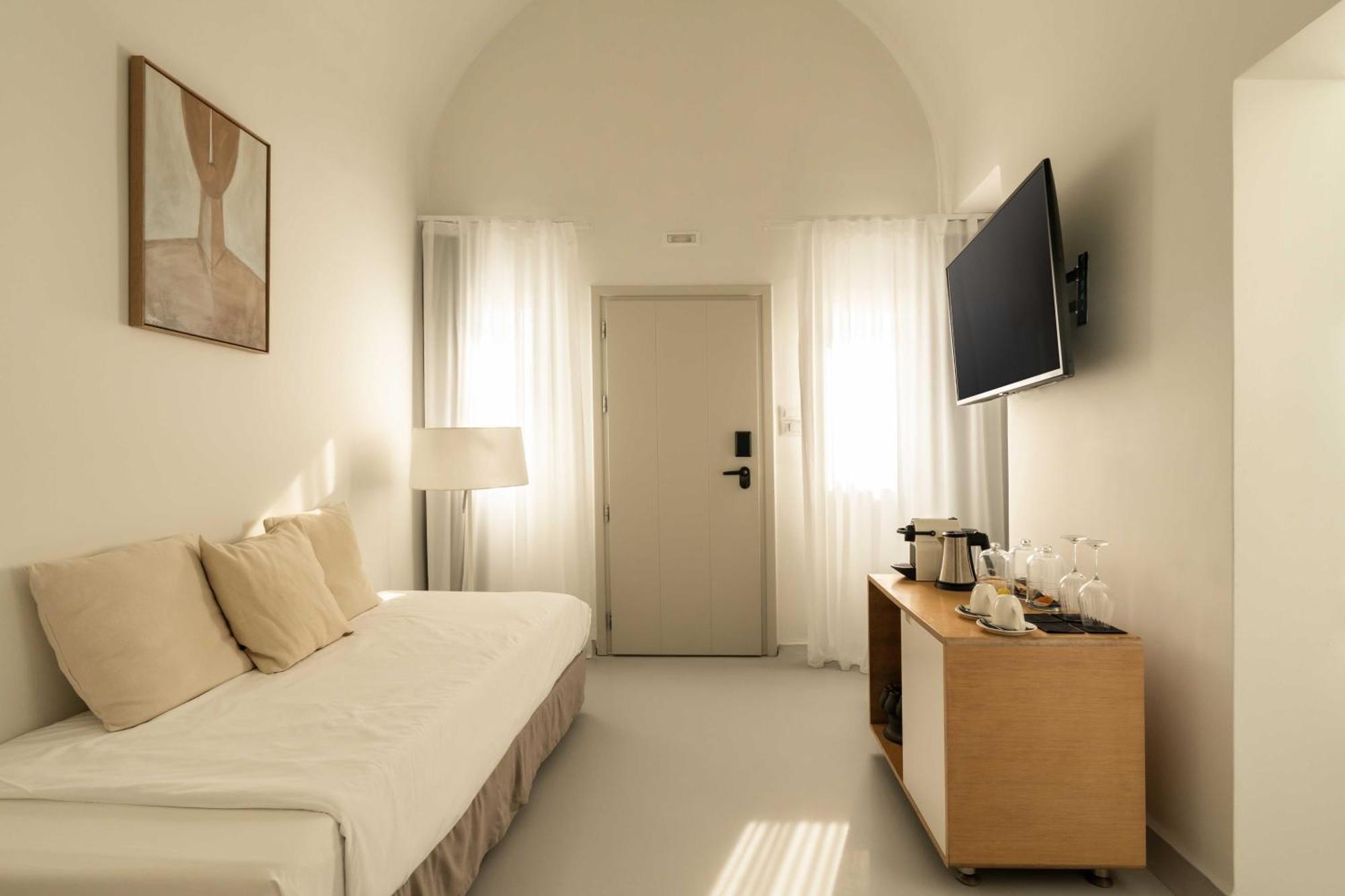 Rocabella Santorini & Hotel Imerovígli